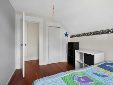 Powder Room Photo of 836 Thirteenth Street, New Westminster, BC