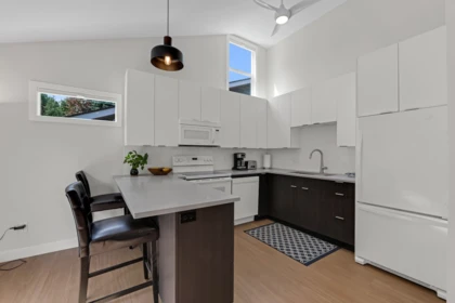 Kitchen Island Photo of 40736 Perth Drive, Squamish, BC