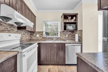 Breakfast Nook Photo of 505 9633 Manchester Drive, Burnaby, BC