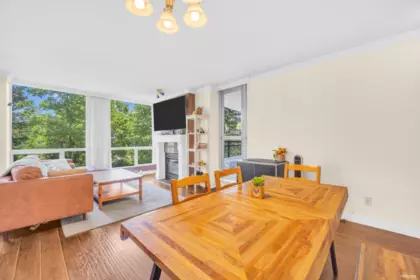 505 9633 Manchester Drive, Burnaby, BC, Burnaby — Apartment/Condo for sale