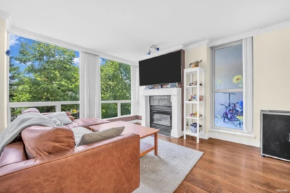 505 9633 Manchester Drive, Burnaby, BC, Burnaby — Apartment/Condo for sale