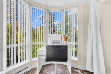 Walk-In Closet Photo of 505 9633 Manchester Drive, Burnaby, BC