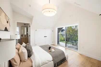 Breakfast Nook Photo of 2 3141 E 19 Avenue, Vancouver, BC