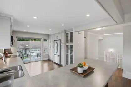 Kitchen Island Photo of 26 2988 Horn Street, Abbotsford, BC