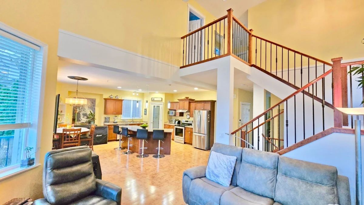 Dining Area Photo of 116 21868 Lougheed Highway, Maple Ridge, BC