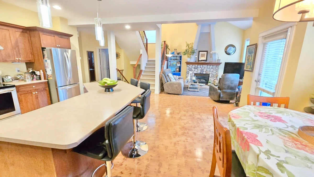 Family Room Photo of 116 21868 Lougheed Highway, Maple Ridge, BC