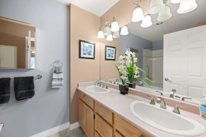 Hallway Photo of 43 9012 Walnut Grove Drive, Langley, BC