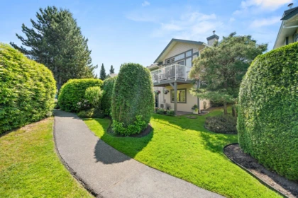 Swimming Pool Photo of 43 9012 Walnut Grove Drive, Langley, BC