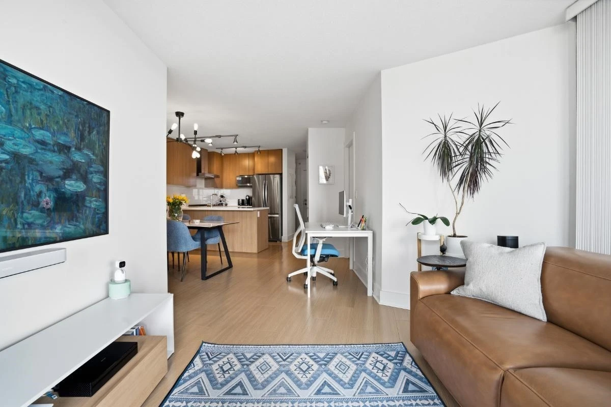 Dining Area Photo of 3006 4189 Halifax Street, Burnaby, BC