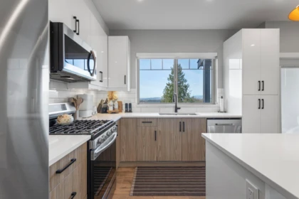 Kitchen Photo of 1 23710 133 Avenue, Maple Ridge, BC
