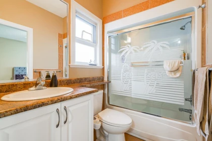 Entry Foyer Photo of 7049 150 Street, Surrey, BC