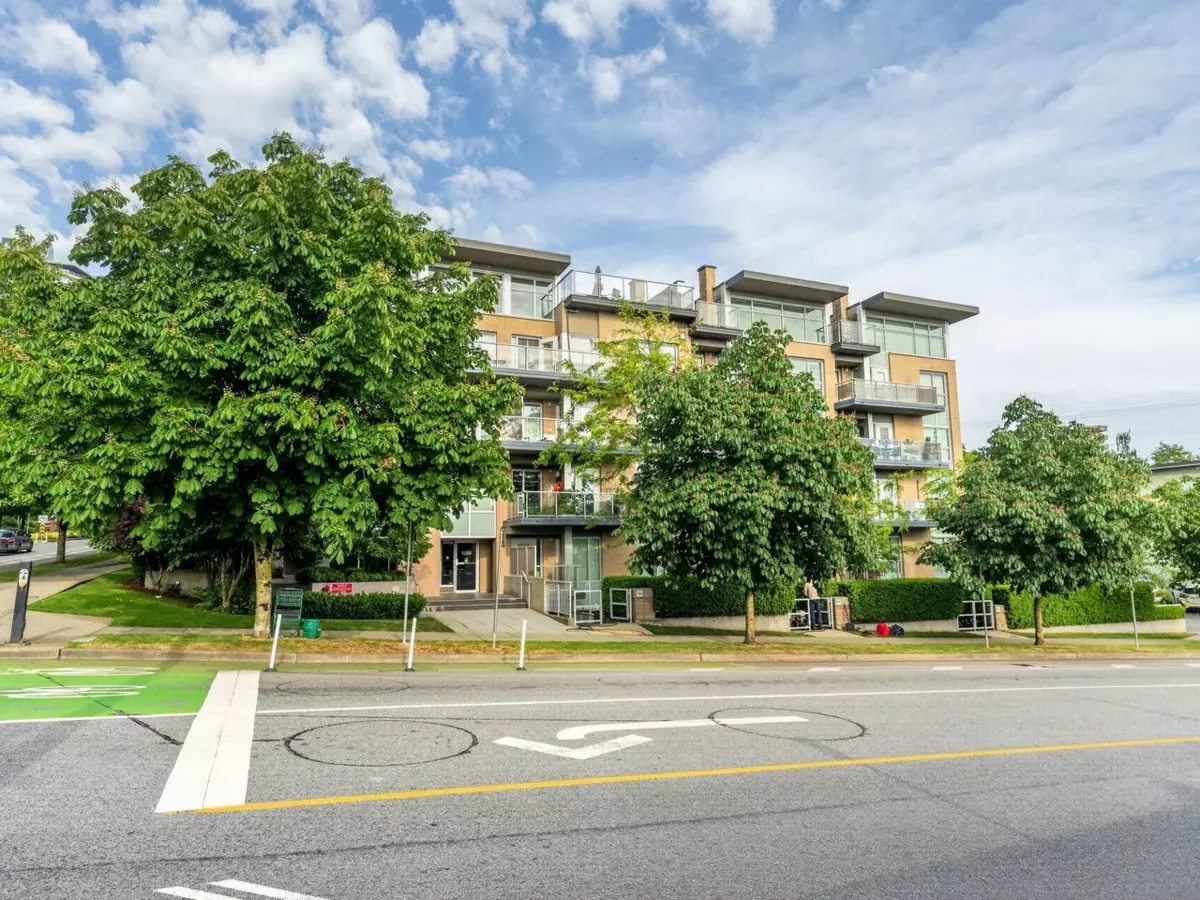 Exterior Rear Photo of PH1 1288 Chesterfield Avenue, North Vancouver, BC