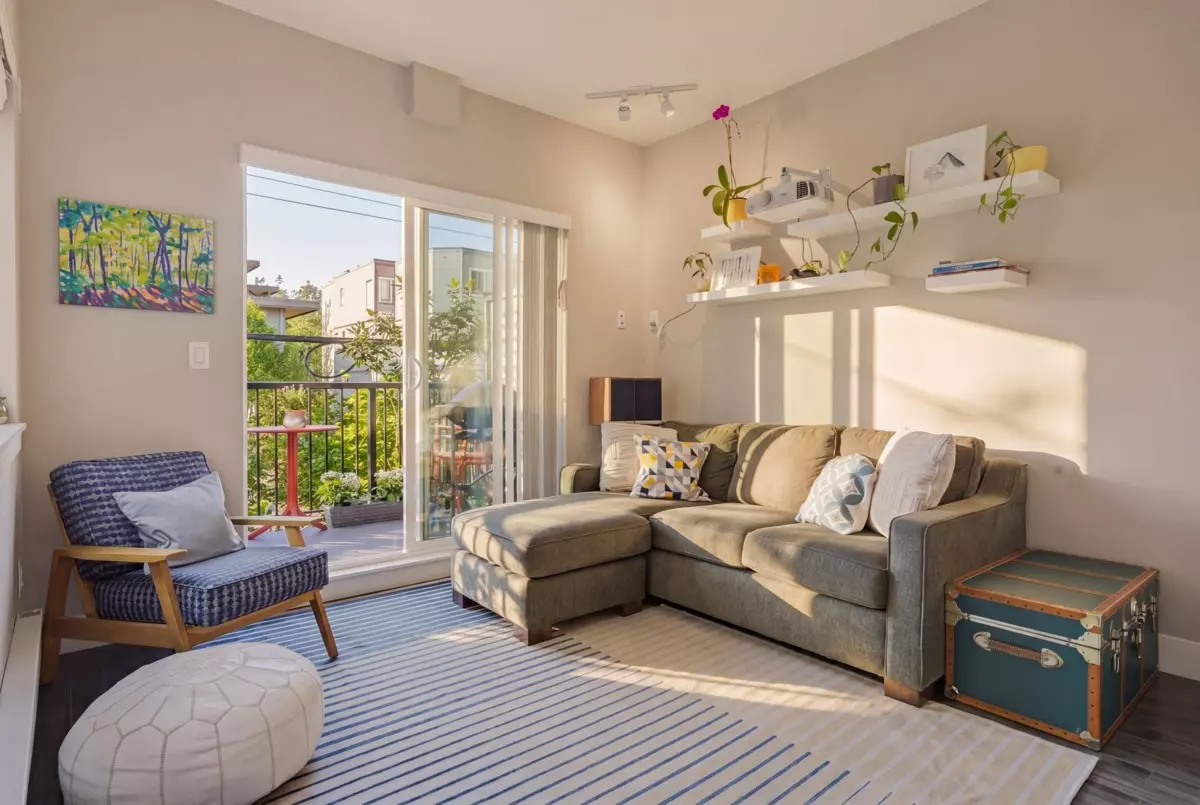 Family Room Photo of 215 2273 Triumph Street, Vancouver, BC