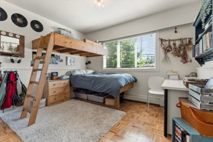 Basement Recreation Room Photo of 34251 George Ferguson Way, Abbotsford, BC