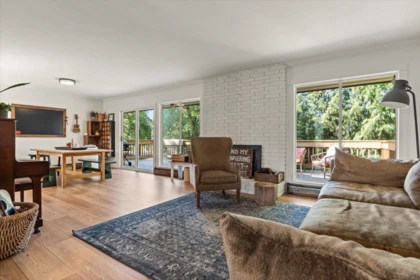 Breakfast Nook Photo of 34251 George Ferguson Way, Abbotsford, BC