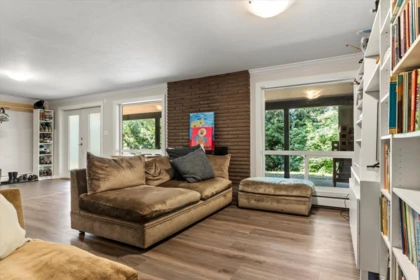 Staircase Photo of 34251 George Ferguson Way, Abbotsford, BC