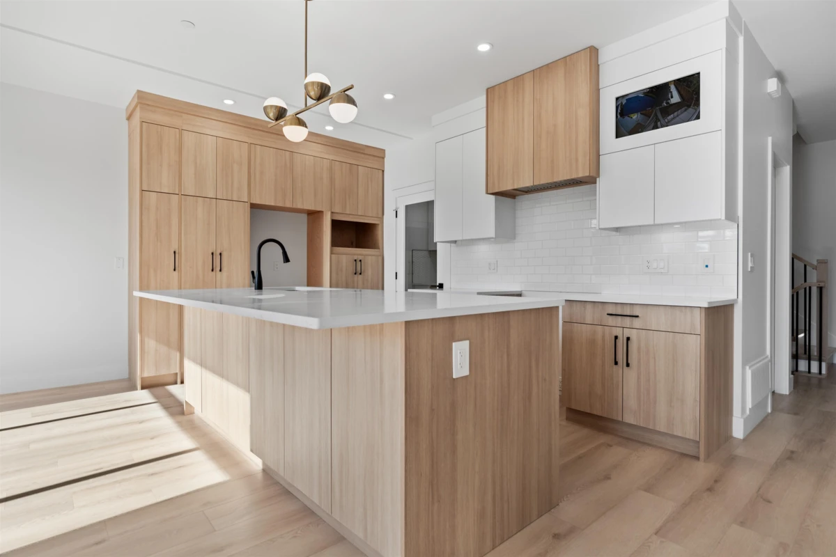 Dining Area Photo of A 7531 Dunsmuir Street, Mission, BC
