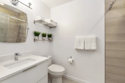 Primary Bedroom Photo of 607 15739 Fraser Highway, Surrey, BC