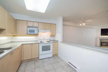 104 15150 29a Avenue, Surrey, BC, Surrey — Apartment/Condo for sale