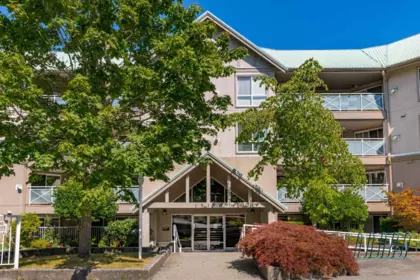 Hot Tub / Spa Photo of 104 15150 29a Avenue, Surrey, BC