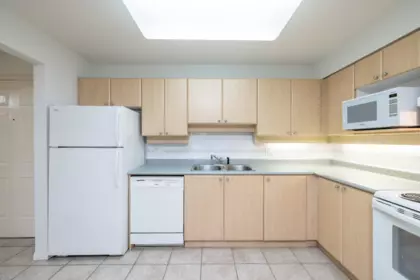 Kitchen Island Photo of 104 15150 29a Avenue, Surrey, BC