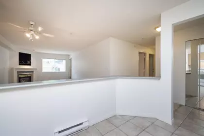 Kitchen Photo of 104 15150 29a Avenue, Surrey, BC
