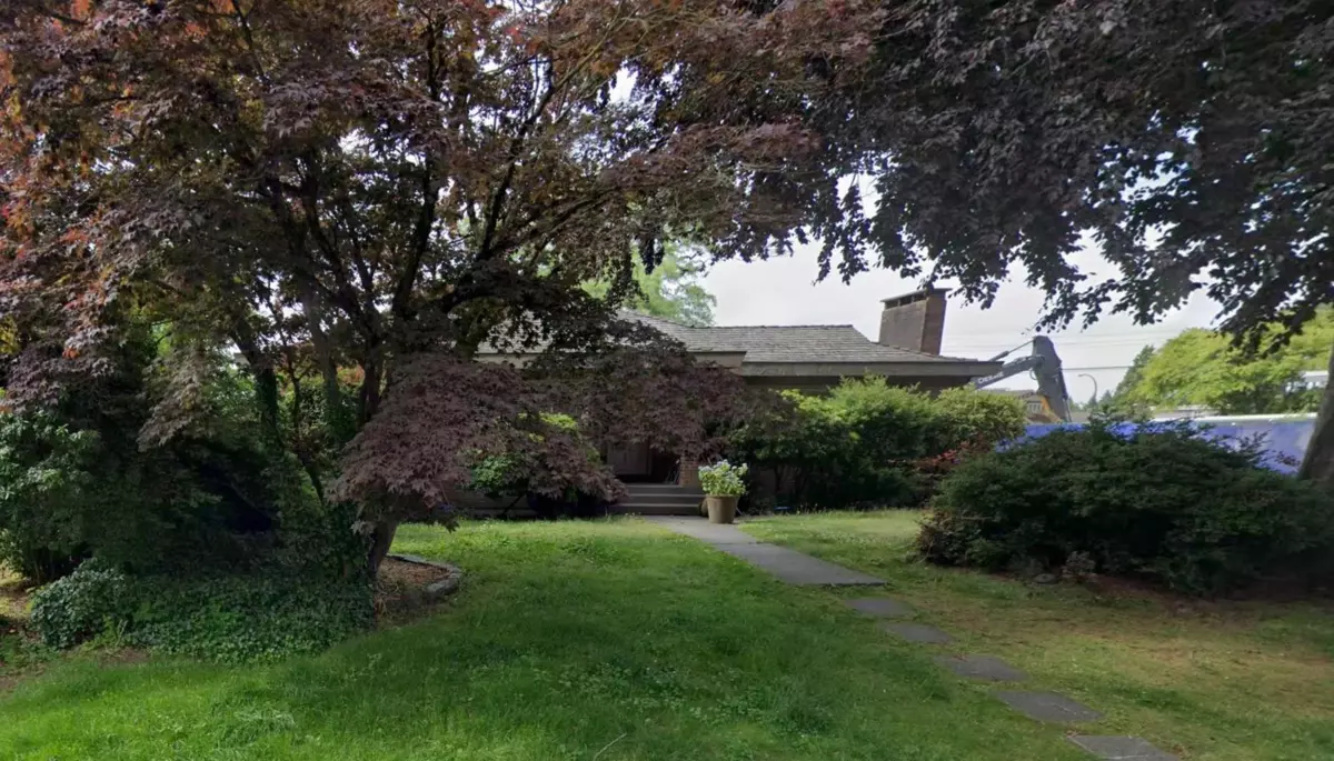 Living Room Photo of 750 W 48th Avenue, Vancouver, BC