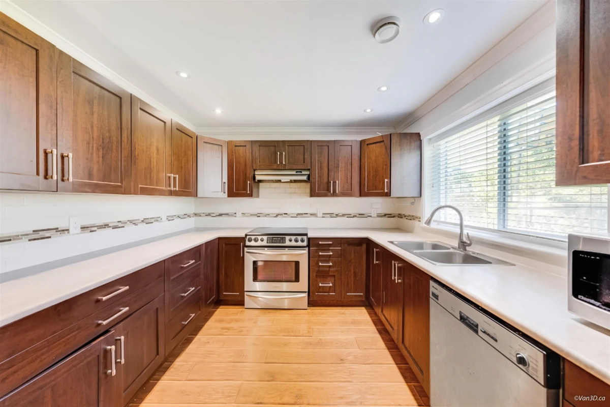 Dining Area Photo of 26467 32a Avenue, Langley, BC