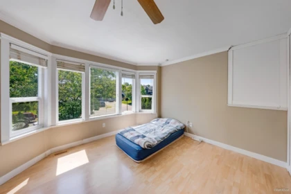 Walk-In Closet Photo of 26467 32a Avenue, Langley, BC