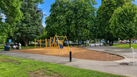 Backyard Photo of 105 33478 Roberts Avenue, Abbotsford, BC
