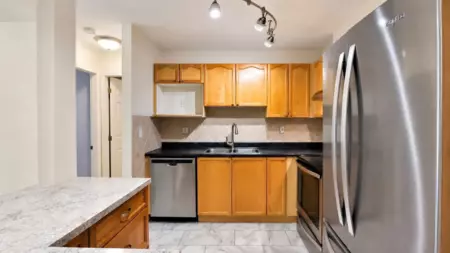Primary Bedroom Photo of 105 33478 Roberts Avenue, Abbotsford, BC