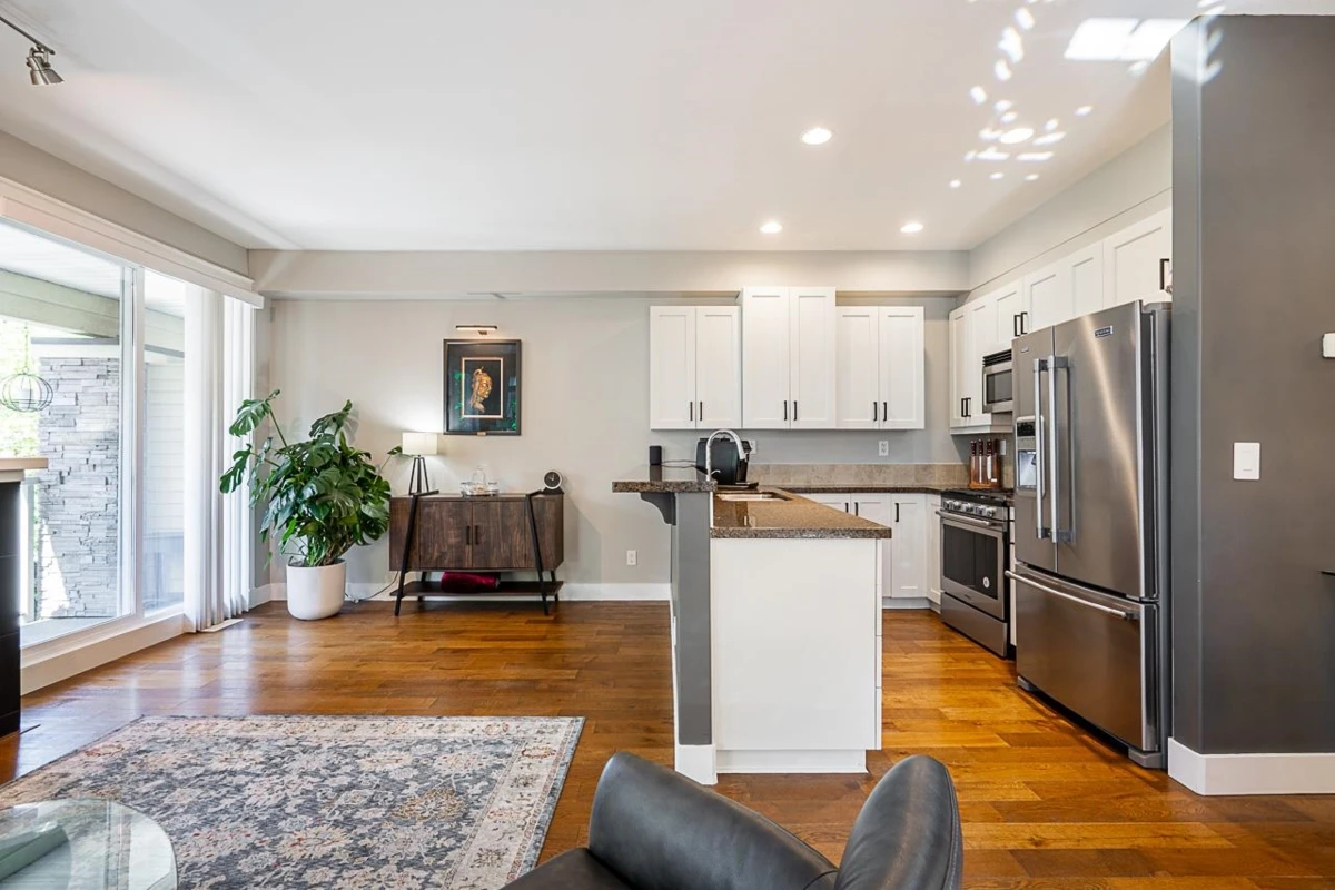 Dining Area Photo of 42 15454 32 Avenue, Surrey, BC