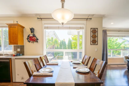 Breakfast Nook Photo of 17916 71 Avenue, Surrey, BC