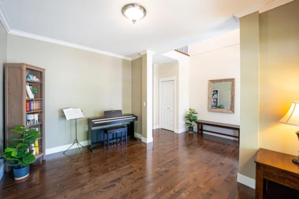 Kitchen Photo of 17916 71 Avenue, Surrey, BC