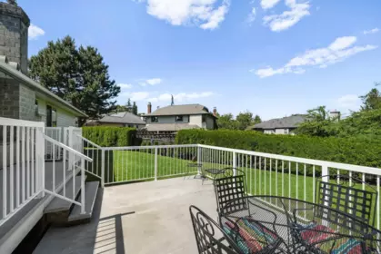 Entry Foyer Photo of 5742 190 Street, Surrey, BC