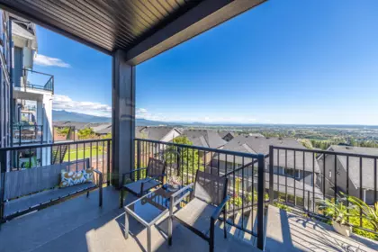 Garden / Landscaping Photo of 1419 Strawline Hill Street, Coquitlam, BC
