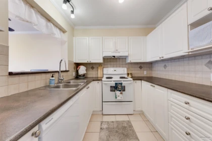 Kitchen Island Photo of 418 15268 105 Avenue, Surrey, BC