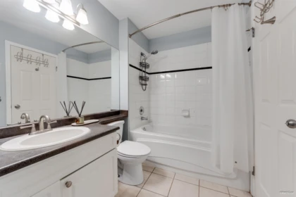 Kitchen Photo of 418 15268 105 Avenue, Surrey, BC
