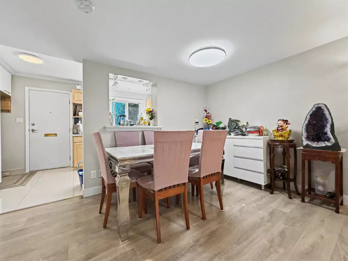 Dining Area Photo of 6878 Arlington Street, Vancouver, BC