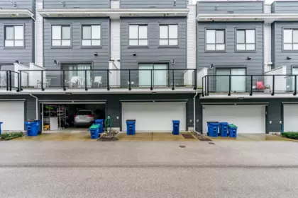 Community Amenities Photo (Clubhouse) of 180 2277 Oak Meadows Drive, Surrey, BC
