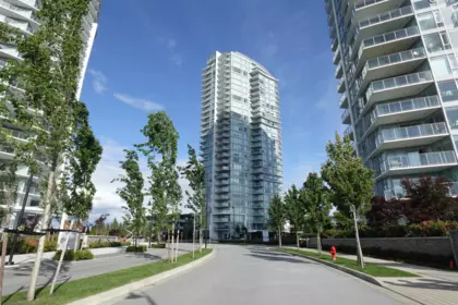 2401 7769 Park Crescent, Burnaby, BC, Burnaby — Apartment/Condo for sale