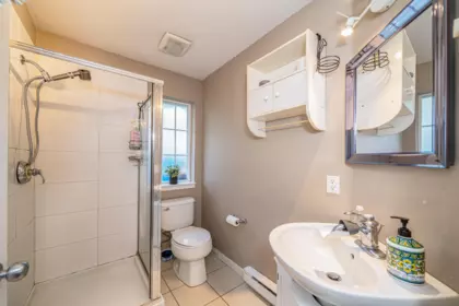 Guest Bathroom Photo of 45 7370 Stride Avenue, Burnaby, BC