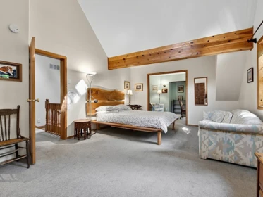 Basement Recreation Room Photo of 1099 Miller Road, Bowen Island, BC