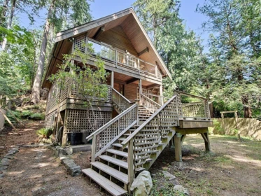 1099 Miller Road, Bowen Island, BC, Bowen Island — Single Family Residence for sale