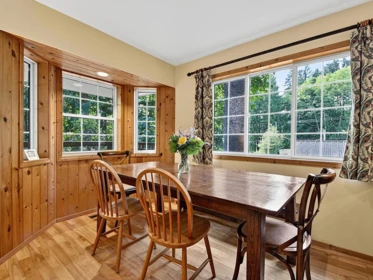 Kitchen Island Photo of 1099 Miller Road, Bowen Island, BC