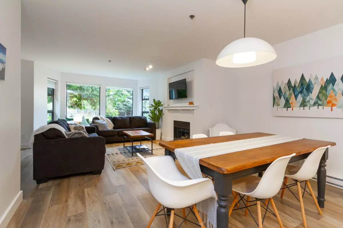 Living Room Photo of 122 3309 Ptarmigan Place, Whistler, BC
