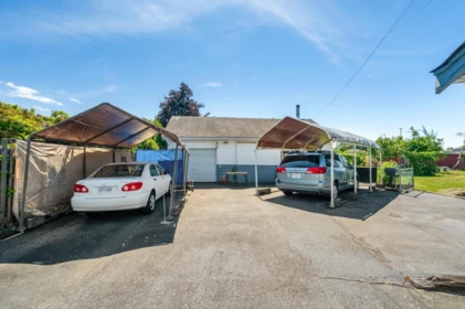 Garden / Landscaping Photo of 6720 Donald Road, Richmond, BC