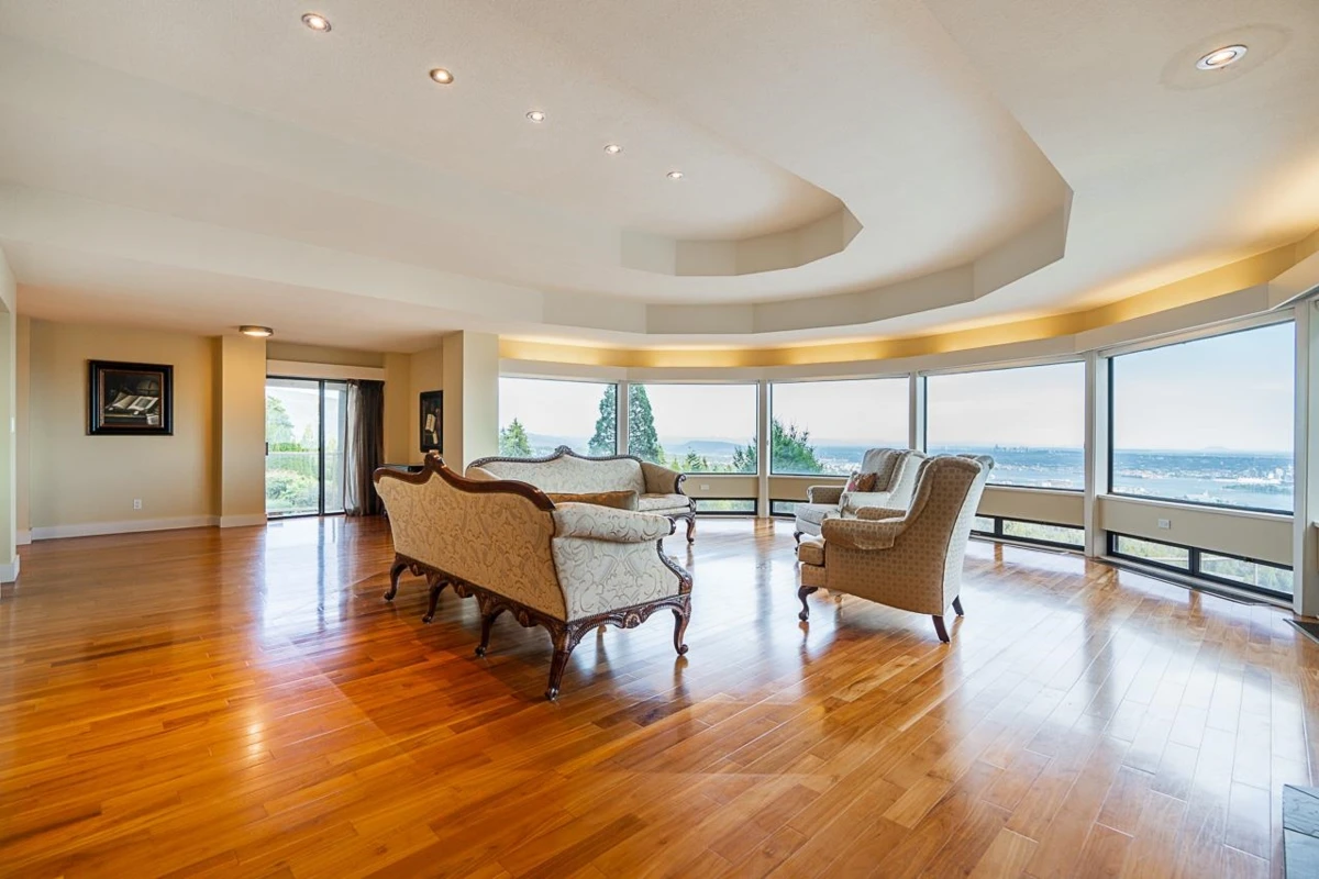 Dining Area Photo of 1542 Chartwell Drive, West Vancouver, BC