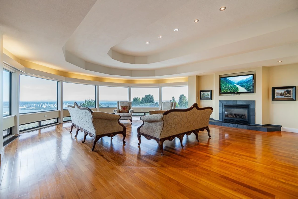 Family Room Photo of 1542 Chartwell Drive, West Vancouver, BC