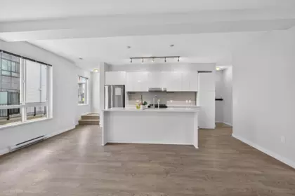 Kitchen Island Photo of 9 15151 Edmund Drive, Surrey, BC